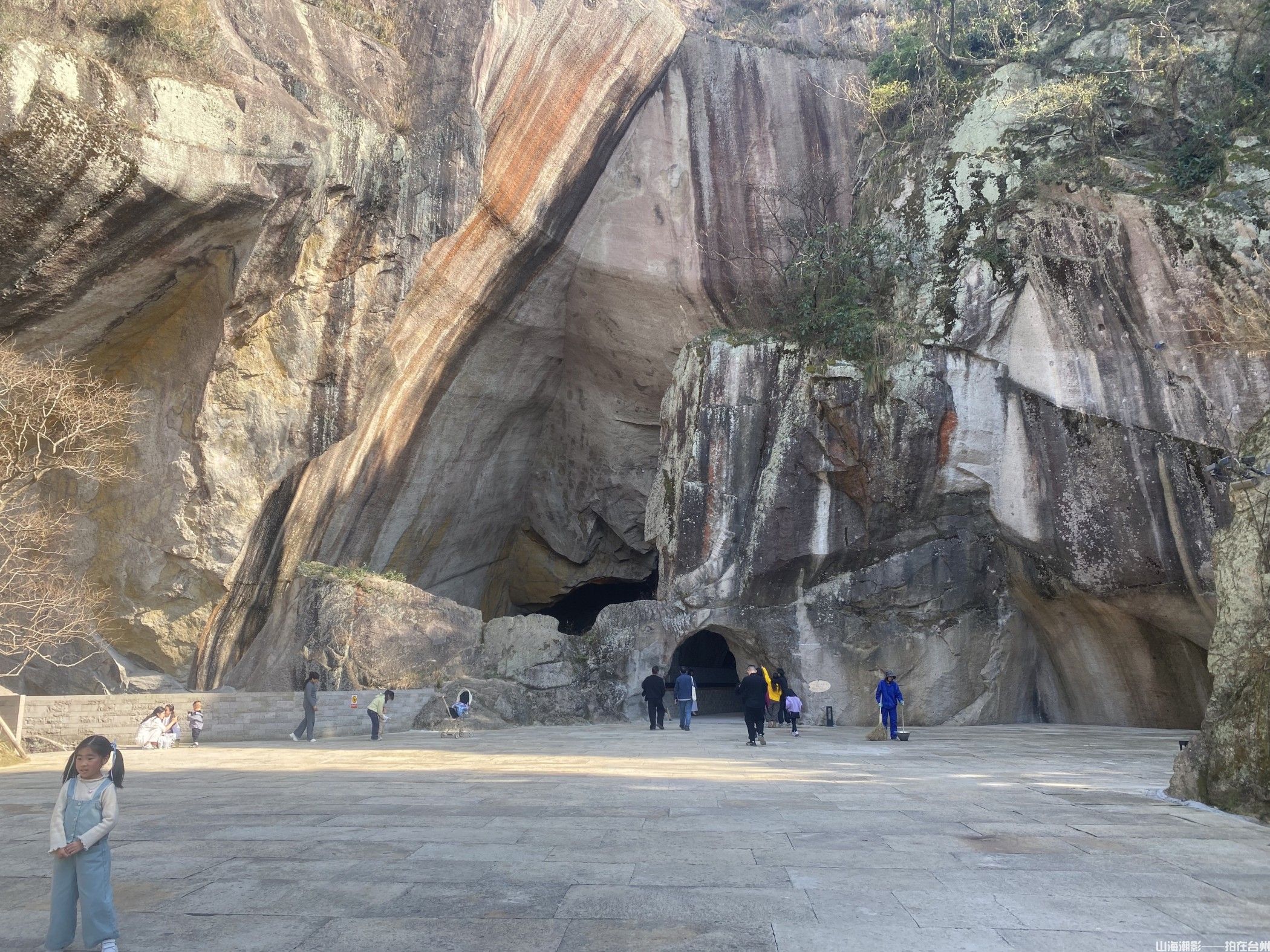 探秘千年斧凿·光影秘境启新章——黄岩石窟影视外景地巡礼(图2)