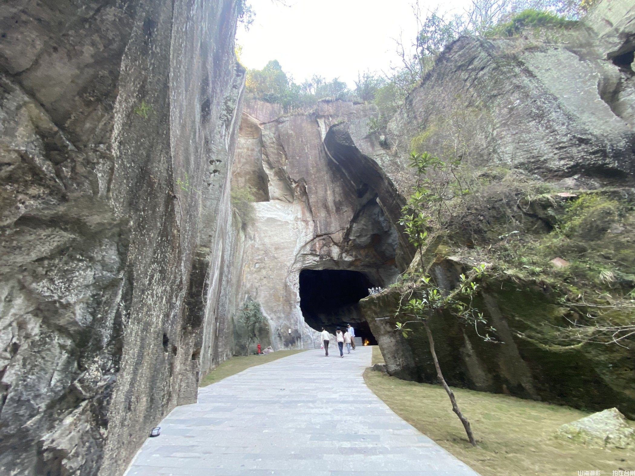 探秘千年斧凿·光影秘境启新章——黄岩石窟影视外景地巡礼(图22)