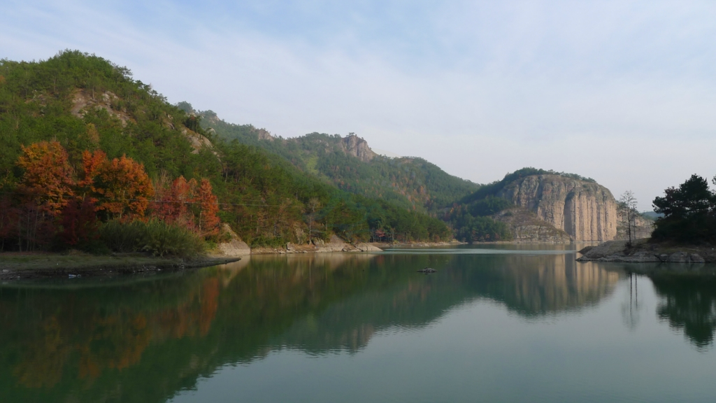 天台山麓·无极崖影——探秘福溪水库畔的影视奇境(图2)