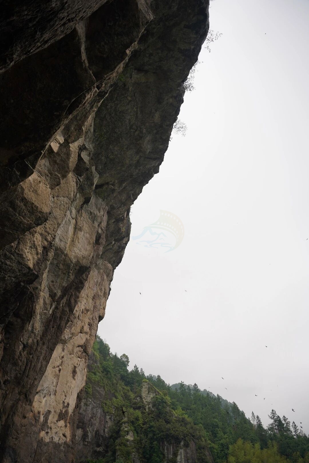 寒岩洞天：遗世独立的隐逸仙踪，光影台州的天然画境(图3)