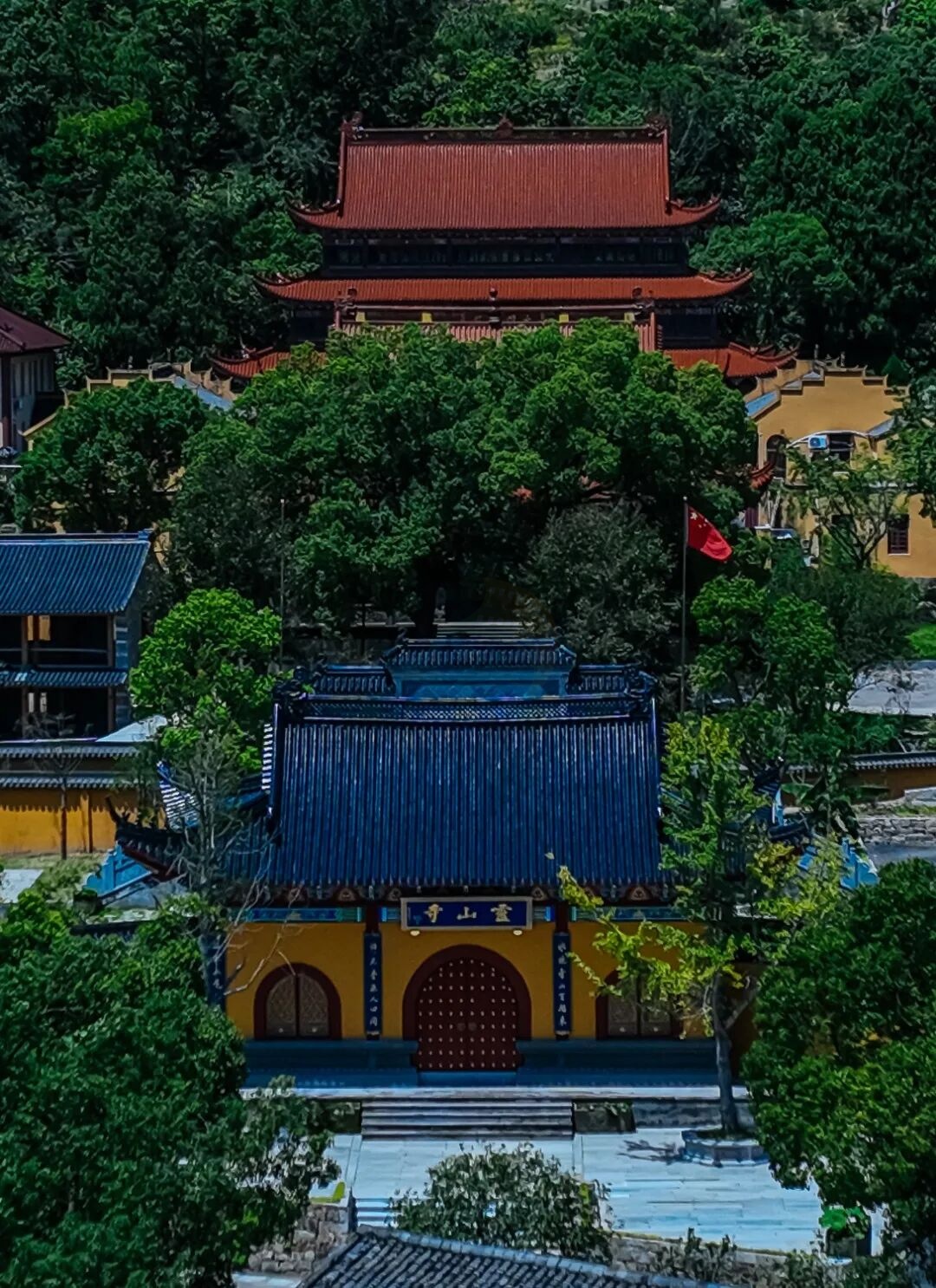 玉环楚门灵山寺：禅林古刹里的光影禅意与时空叙事(图3)