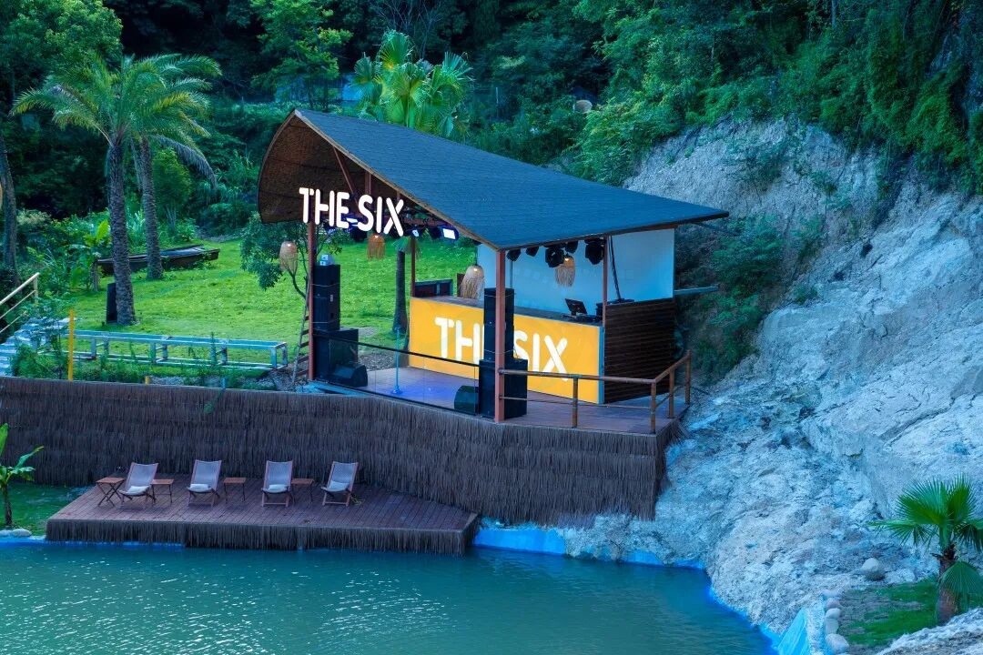 玉环“THE SIX”咖啡馆：瀑布雨林间的影视造梦场(图8)