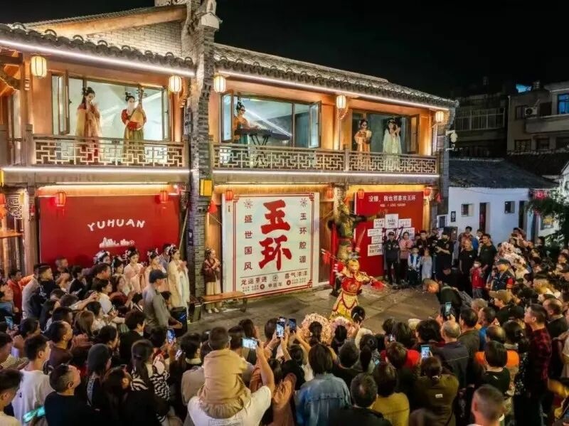 玉环西青街：百年老街的光影记忆库(图1)