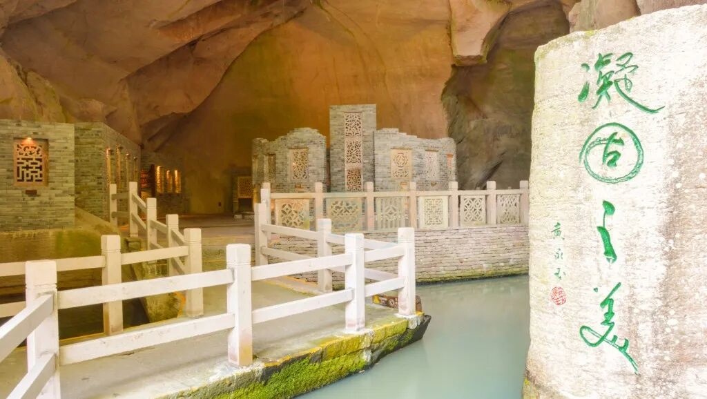 千年洞窟映光影 山海奇境铸荧屏——台州三门蛇蟠岛影视外景资源深度解析(图8) 千年洞窟映光影 山海奇境铸荧屏——台州三门蛇蟠岛影视外景资源深度解析(图8)