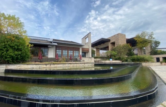 仙居神仙居游客中心：山水灵韵与建筑美学交