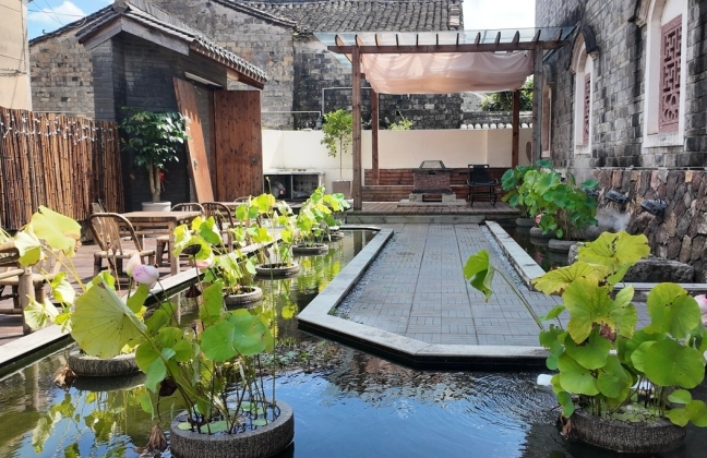 红旅基因里的诗意栖居：亭旁老公社民宿，为